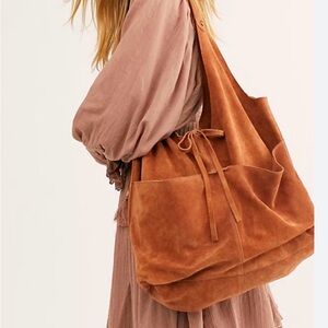 Free People 100% Leather Paris Tote  Tan Suede Elegant women’s bag 💼